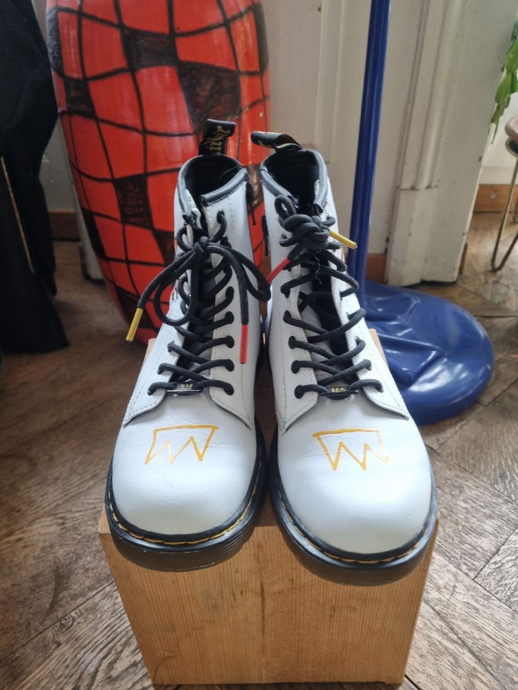Dr. Martens Scarpe da uomo: Dr. Martens Basquiat, taille 36, bottes enfant – Usato da Fribourg venduto da sal_5ln6 1
