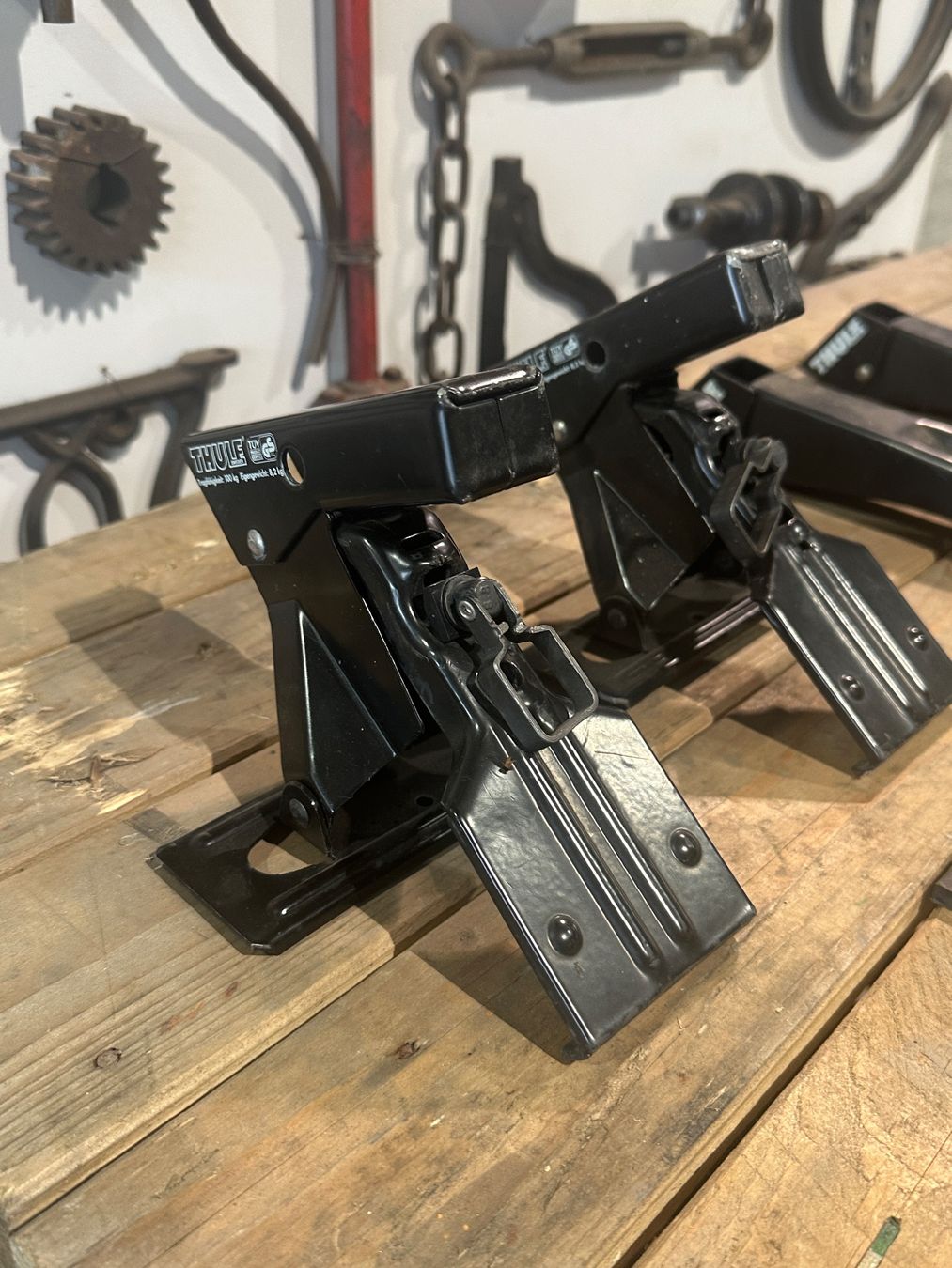 Thule Barres de toit: Thule Dachträgerzubehör – D'occasion à Luzern par Fracht-Design 5