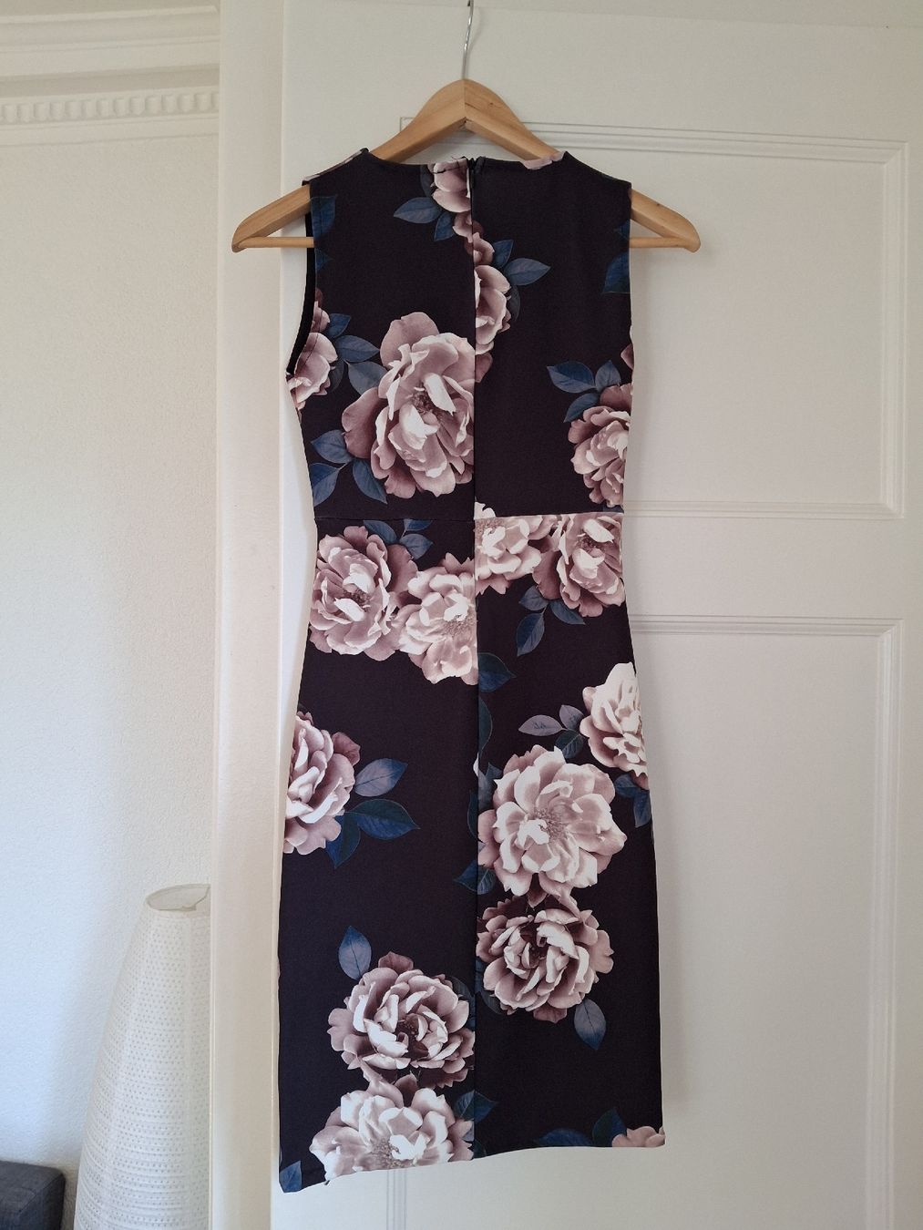 Vestiti: Robe noire à fleurs, stretch, M – Usato da Lausanne venduto da Cognitia 1