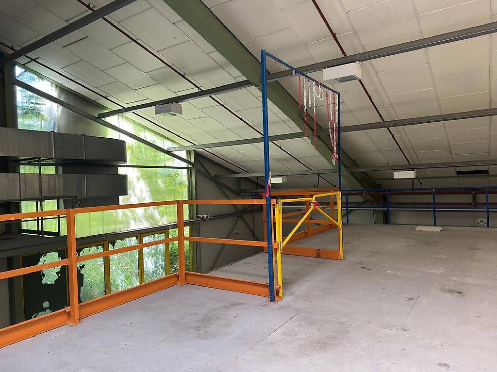 Scaffali: Mezzanine industrielle pour stockage – Usato da Cully venduto da adpe187 2