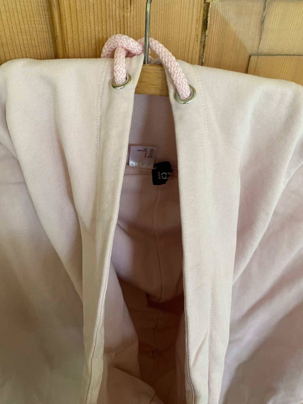 H&M Maglioni & Felpe: Kapuzenpullover Damen/Mädchen – Usato da Riedholz venduto da lenibeni03 5