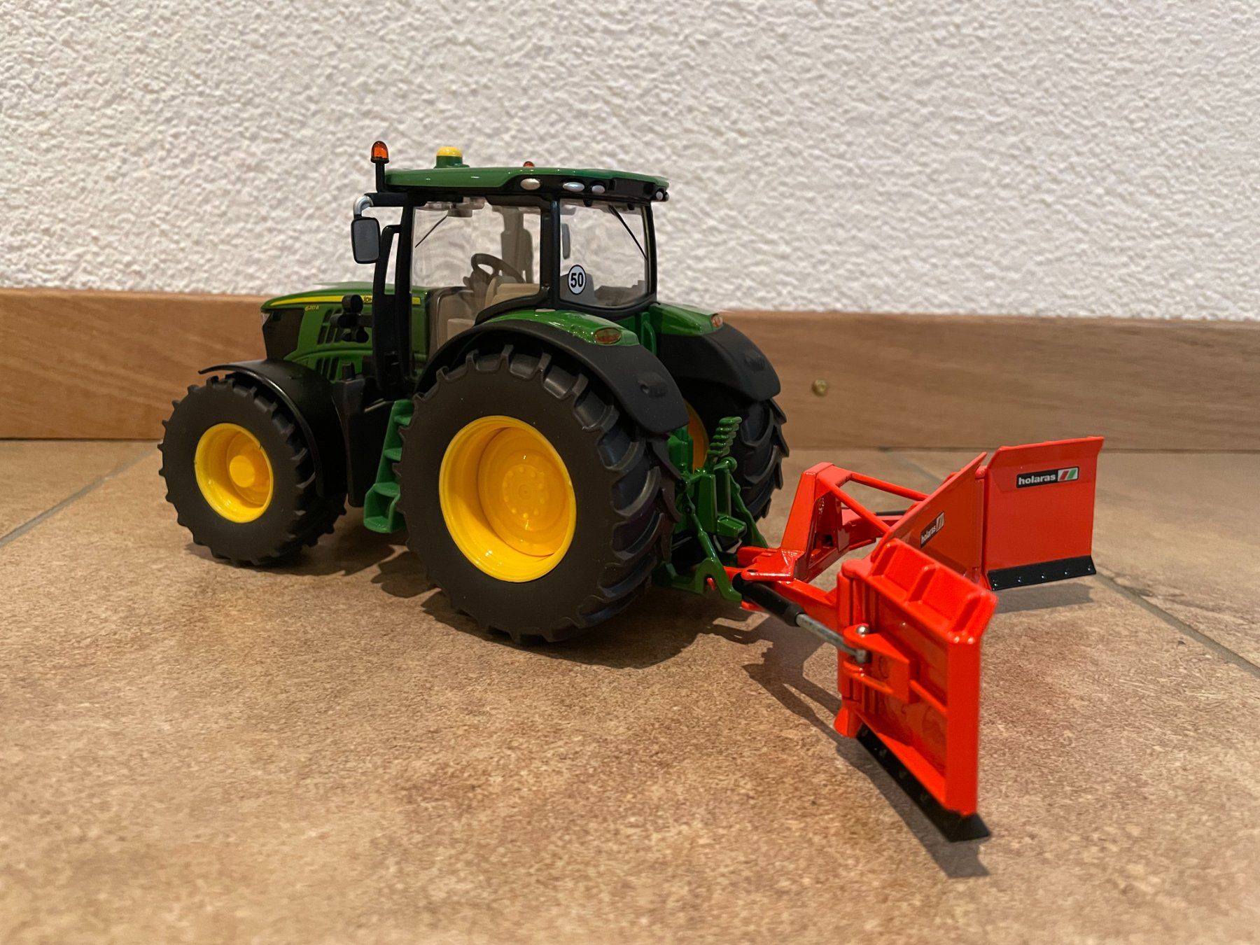 John Deere Trattori: SIKU John Deere 6210R mit Holaras – Nuovo e nell'imballaggio originale da Kreuzlingen venduto da Stefan1150