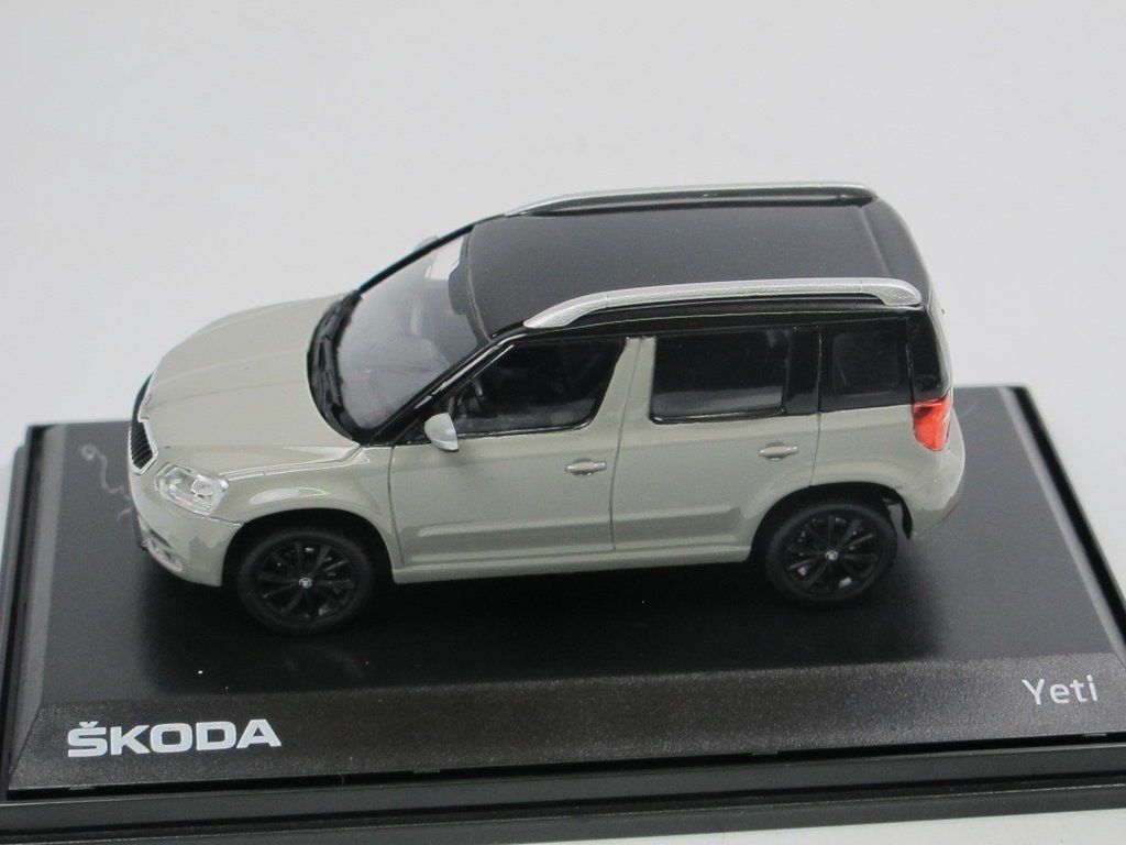 Skoda Modellini d'auto: Skoda Yeti Phase II  2013-2017 hellgrau / schwarz     1:43 – Nuovo e nell'imballaggio originale da Gerlafingen venduto da espero88 3