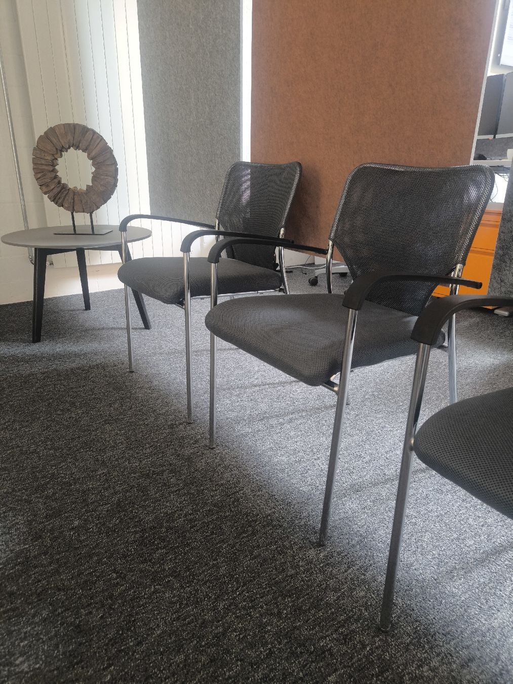 Stühle: 12x Konferenzstuhl stapelbar – Neu (gemäss Beschreibung) aus Basel von ghostrider18