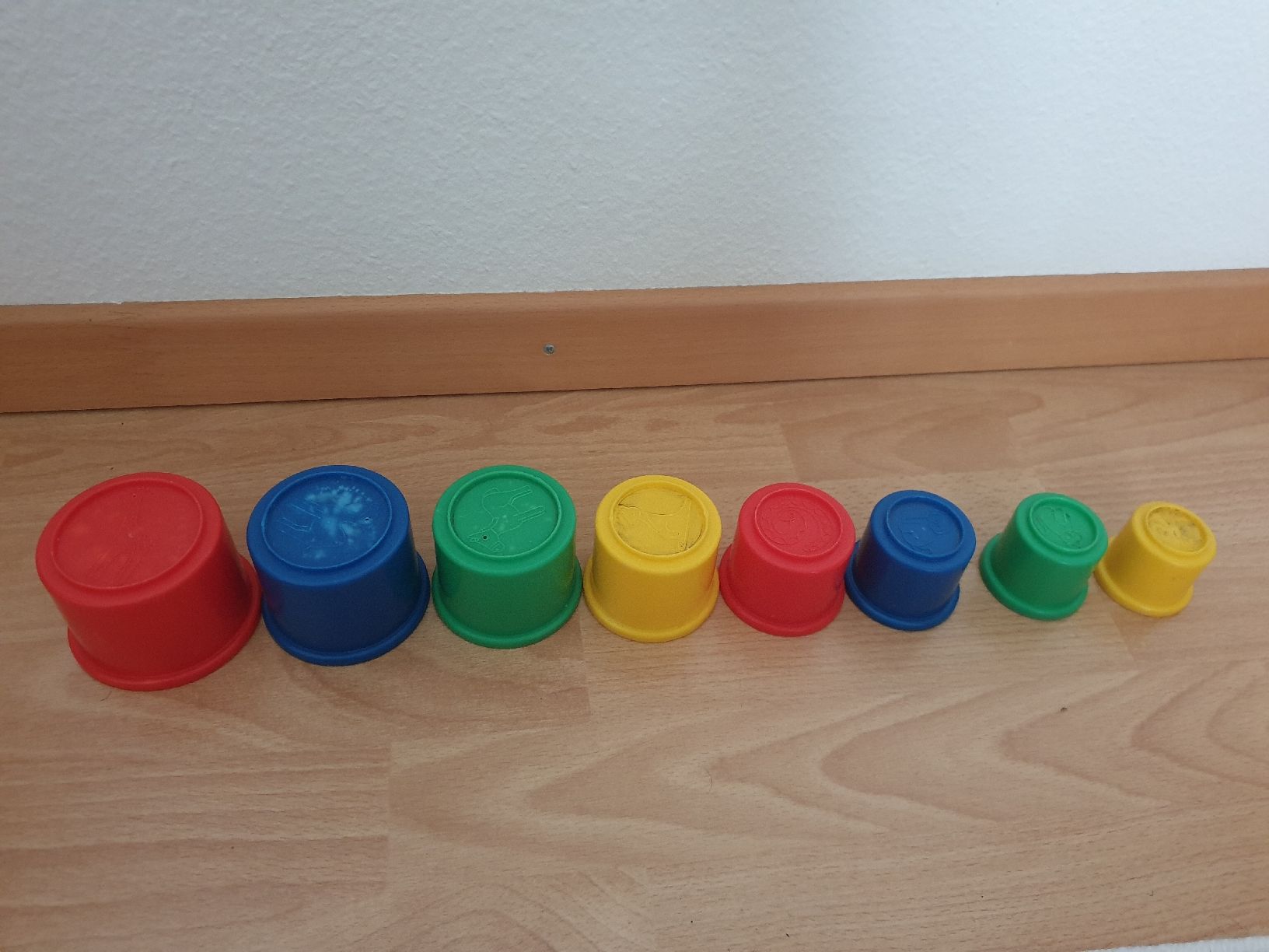 Spielzeuge: Stapelbecher – Gebraucht aus Wettingen von fis_lg9z 2