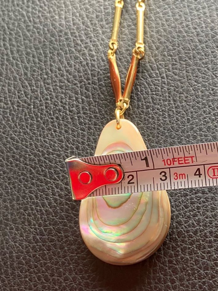 Catenine: Collier vintage avec pendentif nacre véritable, – Usato da Peseux venduto da Cresus27 3