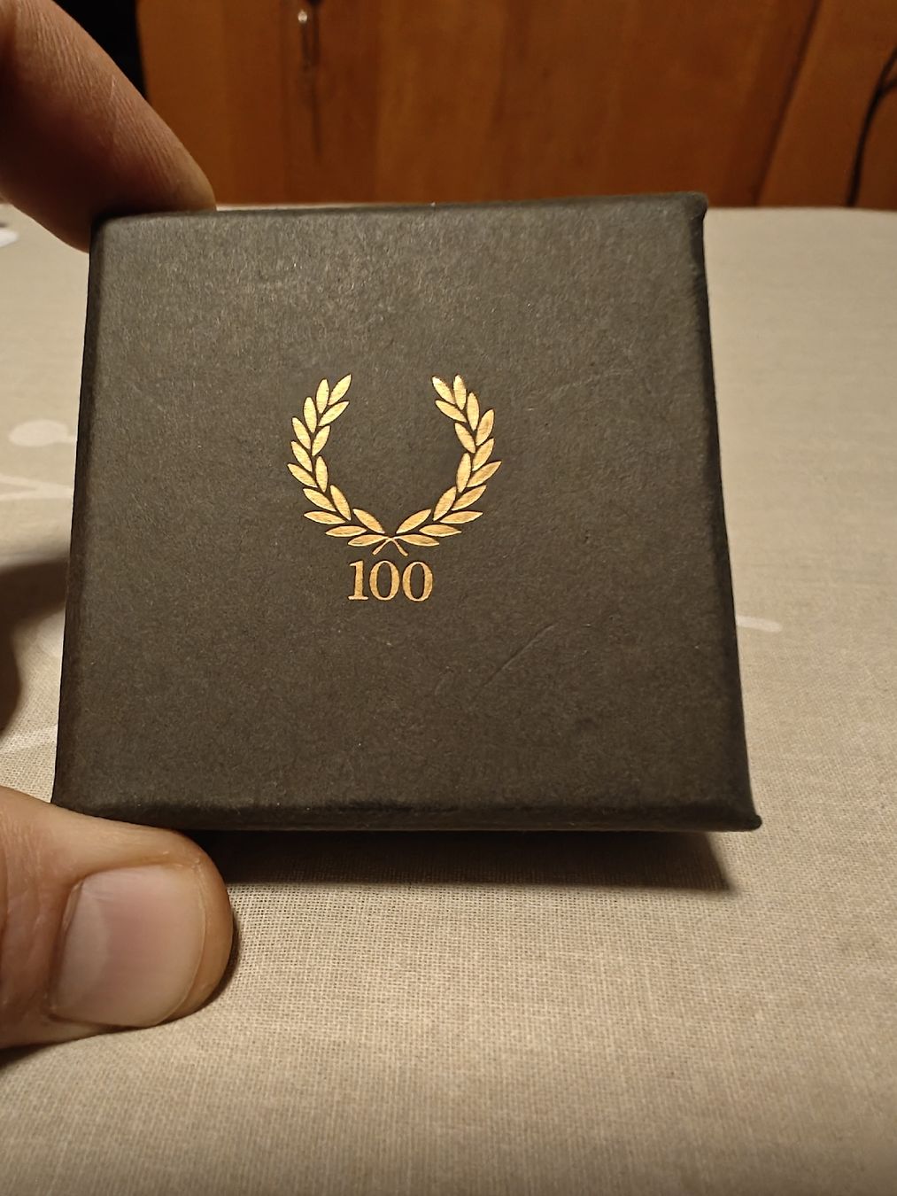 Fred Perry Placchette & Badge: Fred Perry – Usato da Stäfa venduto da Nimbin03 1