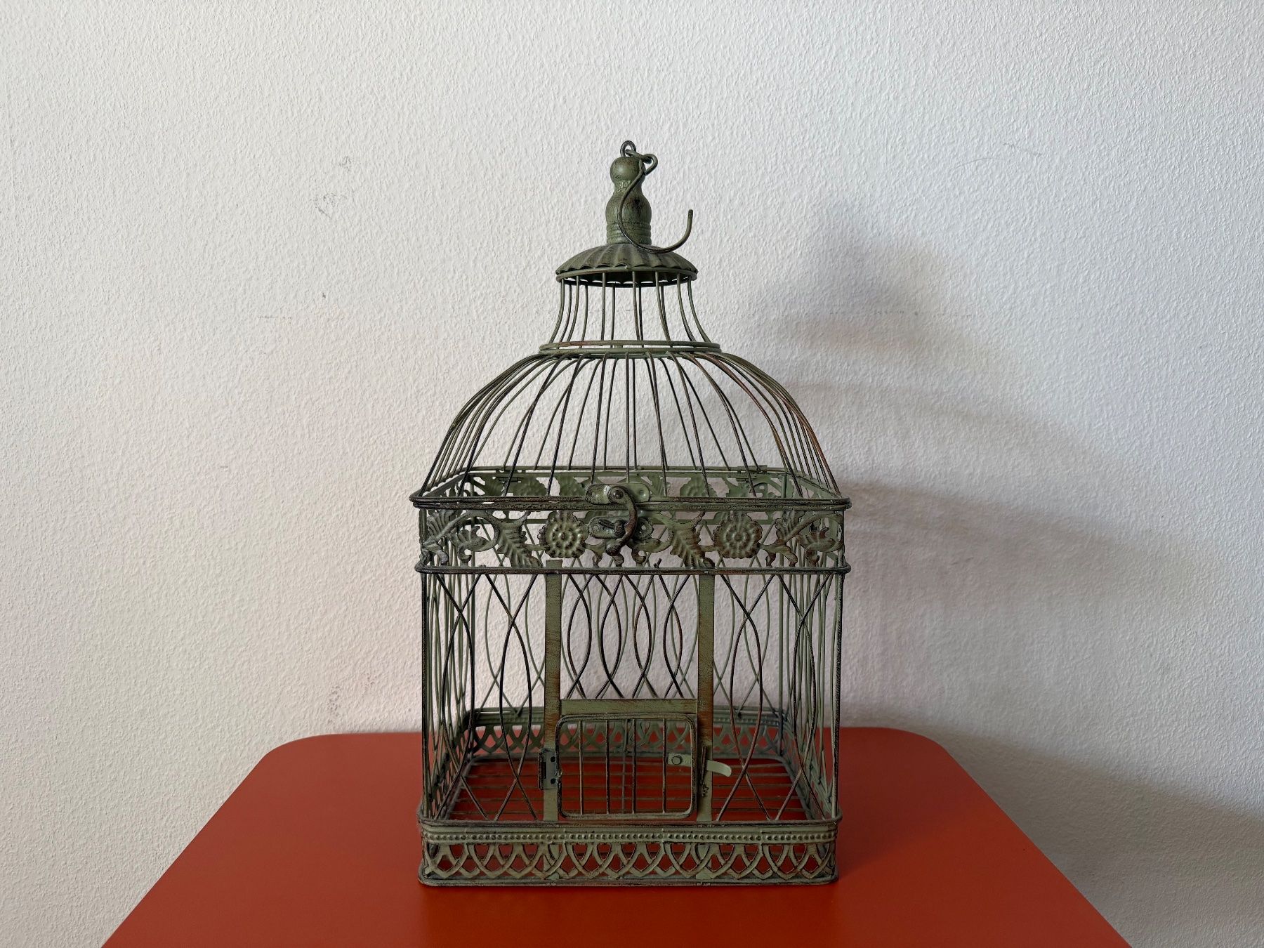 Cages, transport & sécurité: Volière en métal – D'occasion à Lausanne par Ruche_