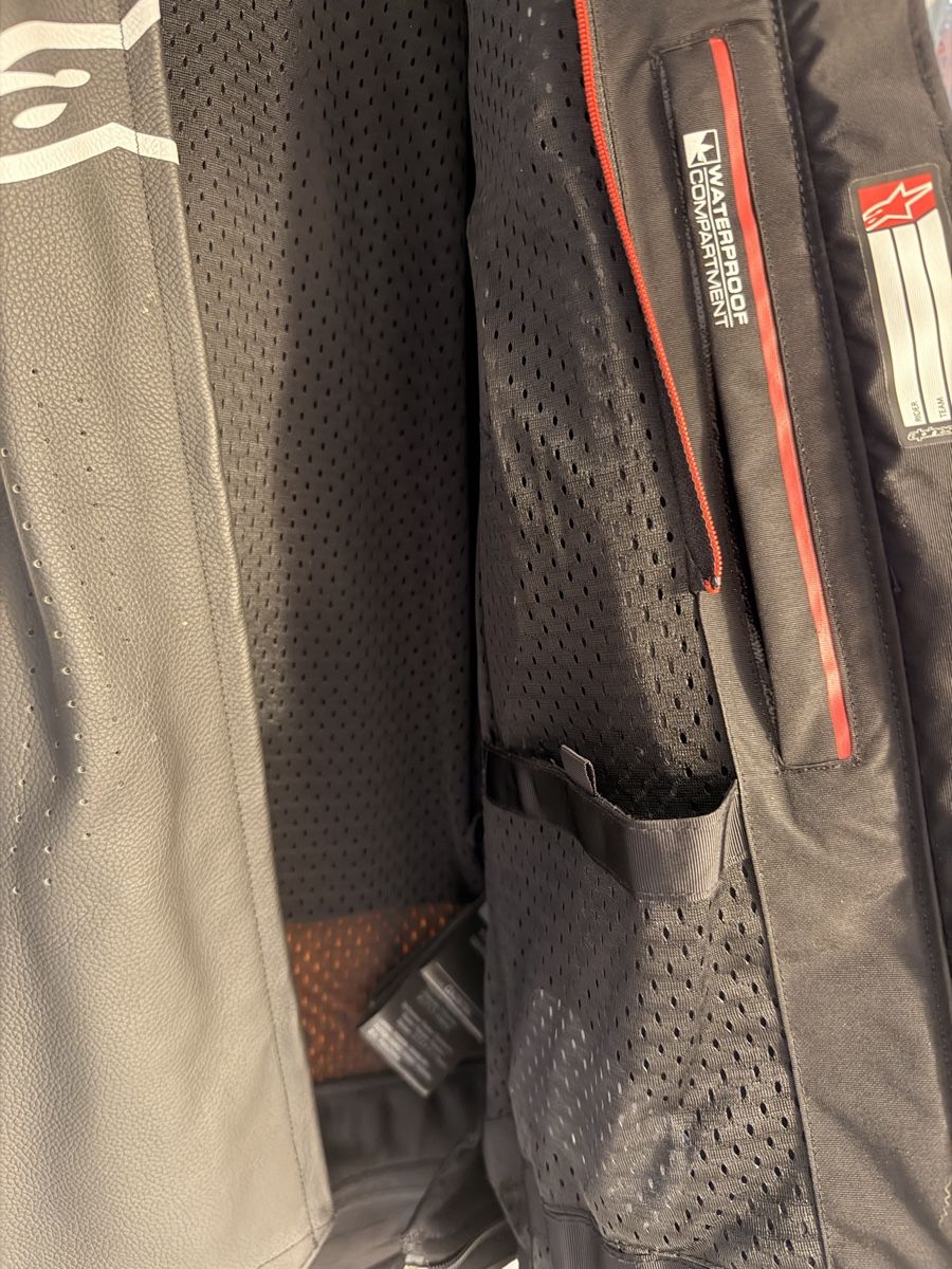 Alpinestars Giacche: Veste moto Alpinestars en cuir – Usato da Le Mont-sur-Lausanne venduto da bel_zl2b 3