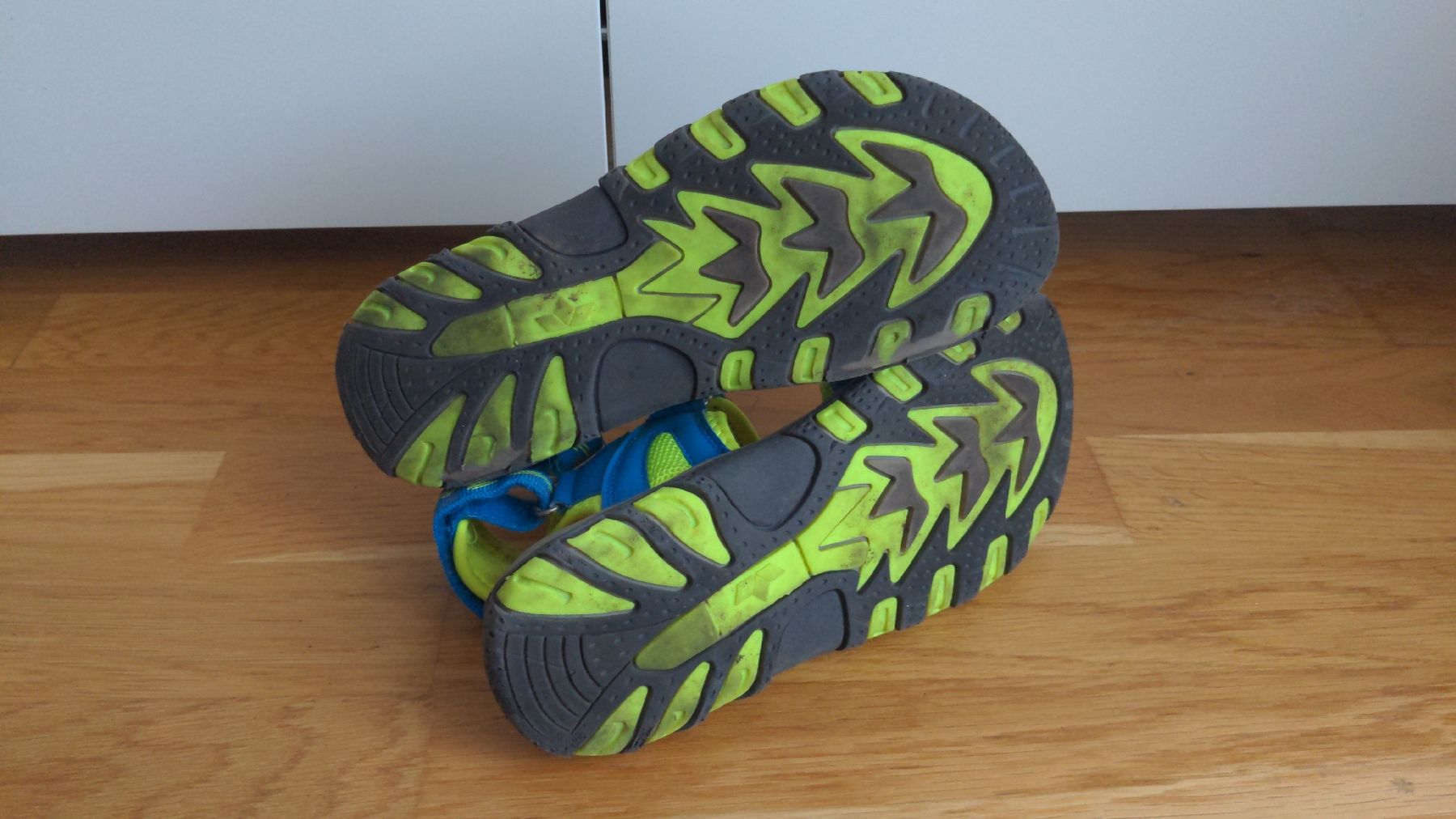 Scarpe per ragazzi: Sandalen für Kinder Gr. 35 – Usato da Sutz venduto da Rawypp 5