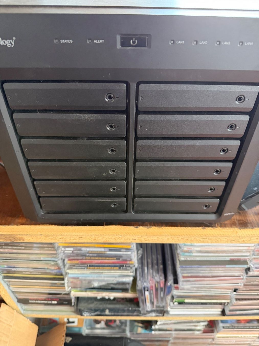 Synology Server: Synology DS2419+ – Usato da Diessenhofen venduto da ren_sb8w 1