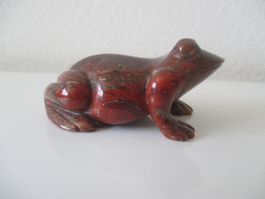 Frosch   aus   Schmuckstein / Edelstein