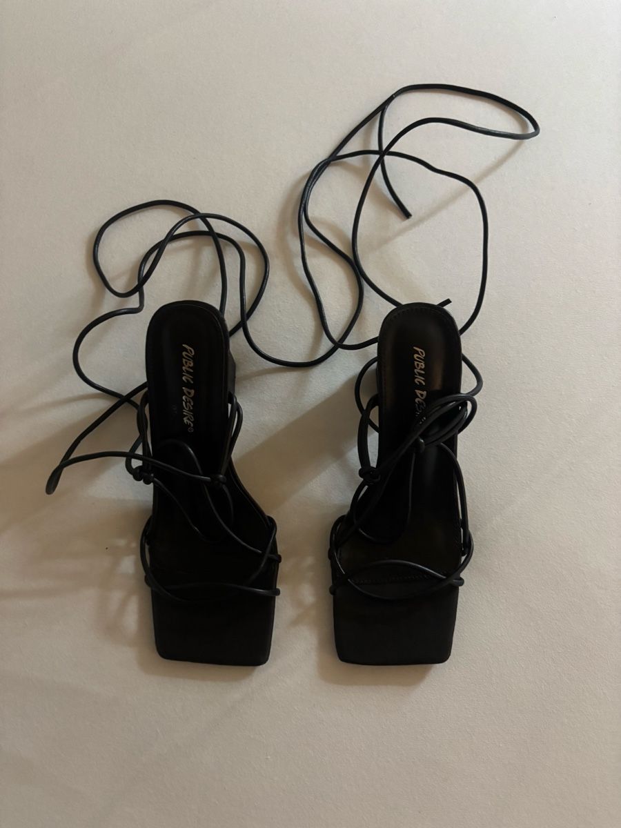 Chaussures filles: talon en taille 39 – D'occasion à Vouvry par sha_rk5q