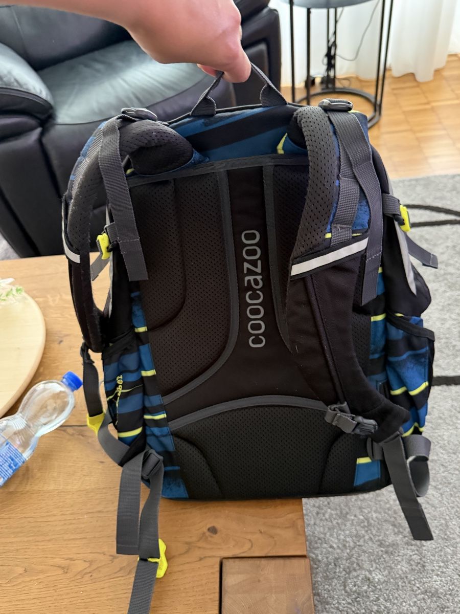 Coocazoo Kindertaschen: Backpack Coocazoo blue yellow stripes good condition – Gebraucht aus Zuerich von mjaudm 2