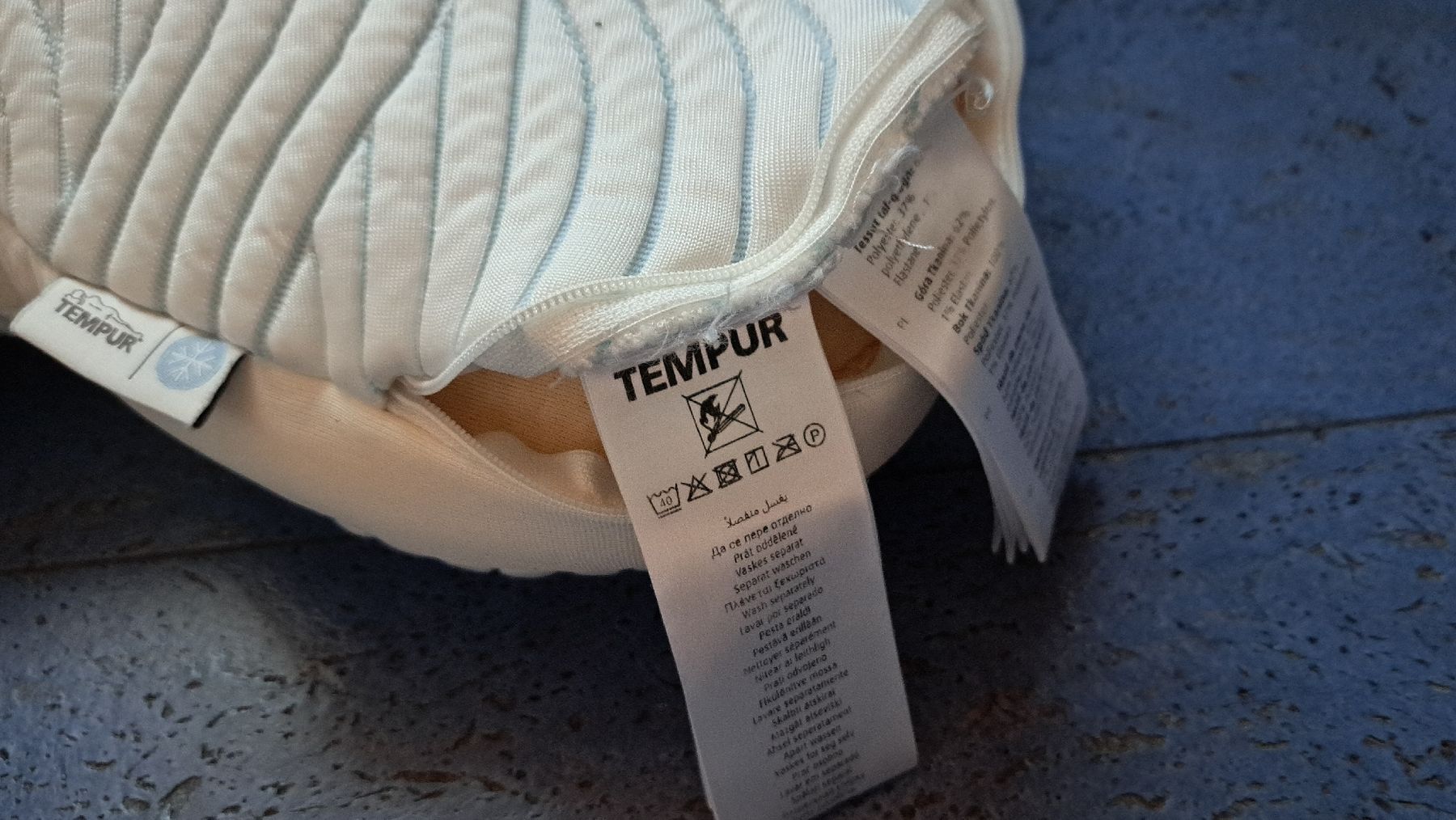 Tempur Cuscini: Tempur All around  Smartcool Kissen – Usato da Zofingen venduto da Gabe0815 1
