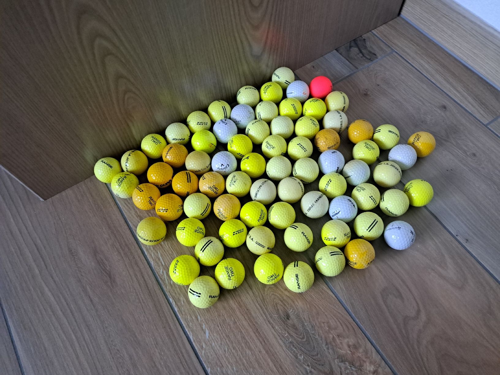 Palloni: 75 balles de golf – Usato da Tavannes venduto da saca70