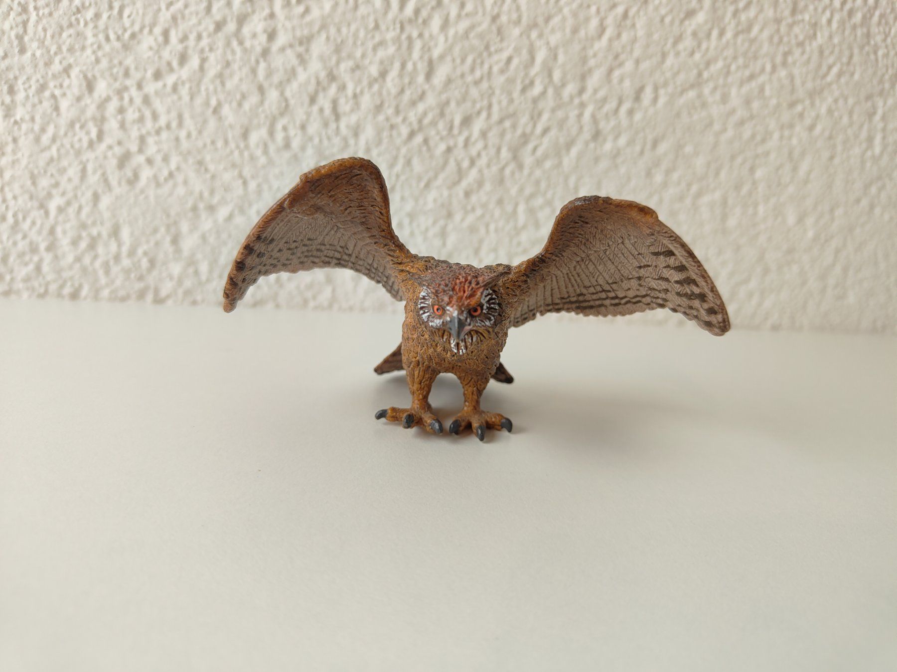 Schleich Statuette: Schleich Uhu landend Vogel Waldtiere Eule Zoo – Usato da Thalwil venduto da FigurenFreunde