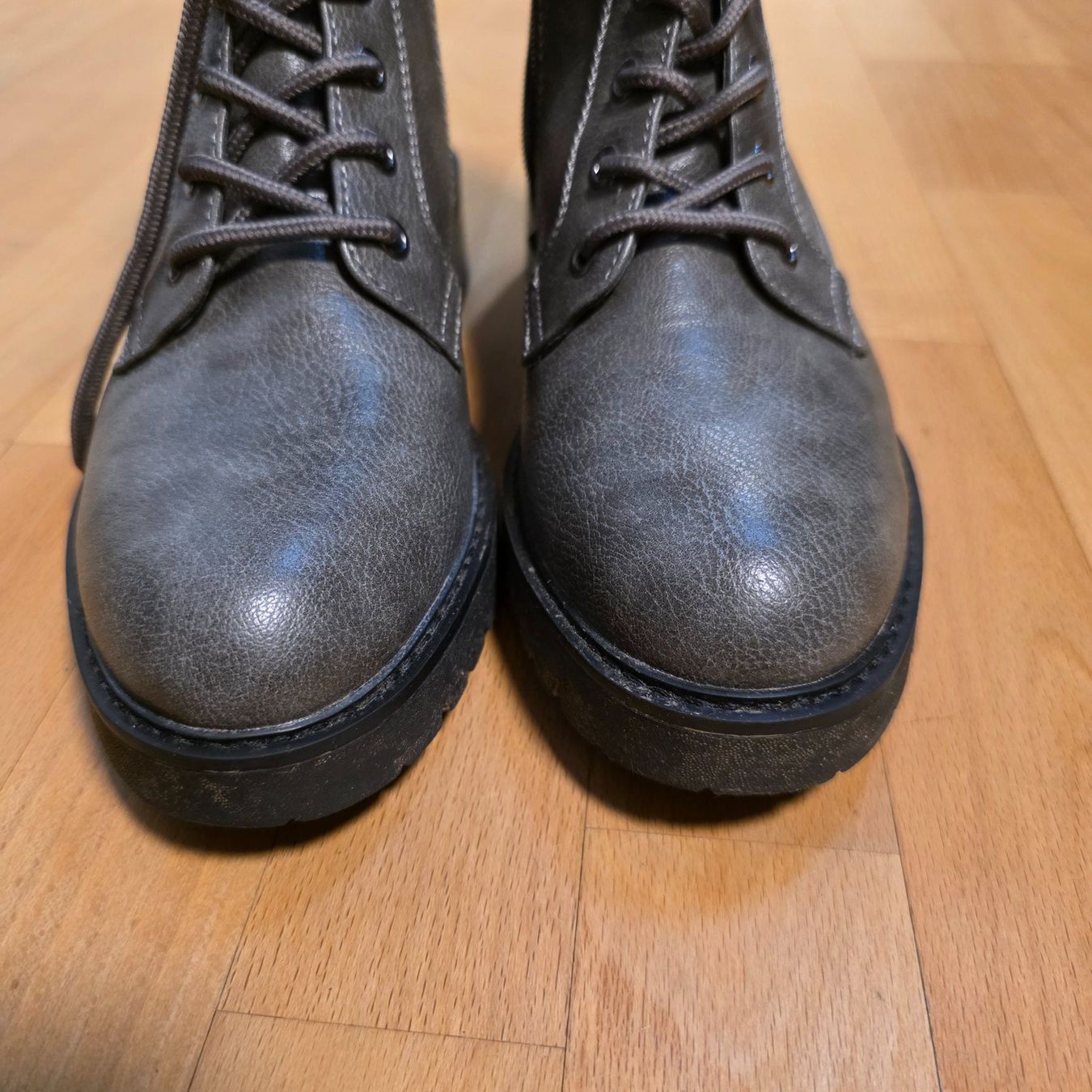 Landrover Damenschuhe: Landrover Stiefeletten Gr.41 grau – Gebraucht aus Wald ZH von CapLux 5