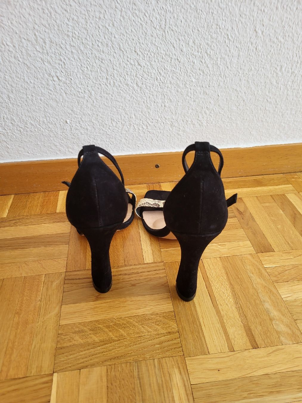 Damenschuhe: Elegante Schuhe Sandalen – Neu (gemäss Beschreibung) aus Pully von MiaJune 2