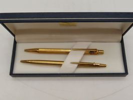 2x vergoldete Caran d'Ache Stifte in Etui