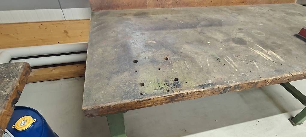 Werkbänke: Massive Werkbank mit Schraubstock – Gebraucht aus Neudorf von RS_handwaerch77 1