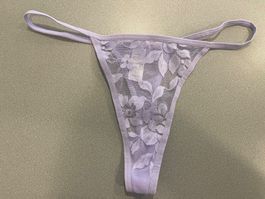 Lila Tanga mit Spitze, Grösse M, NEU