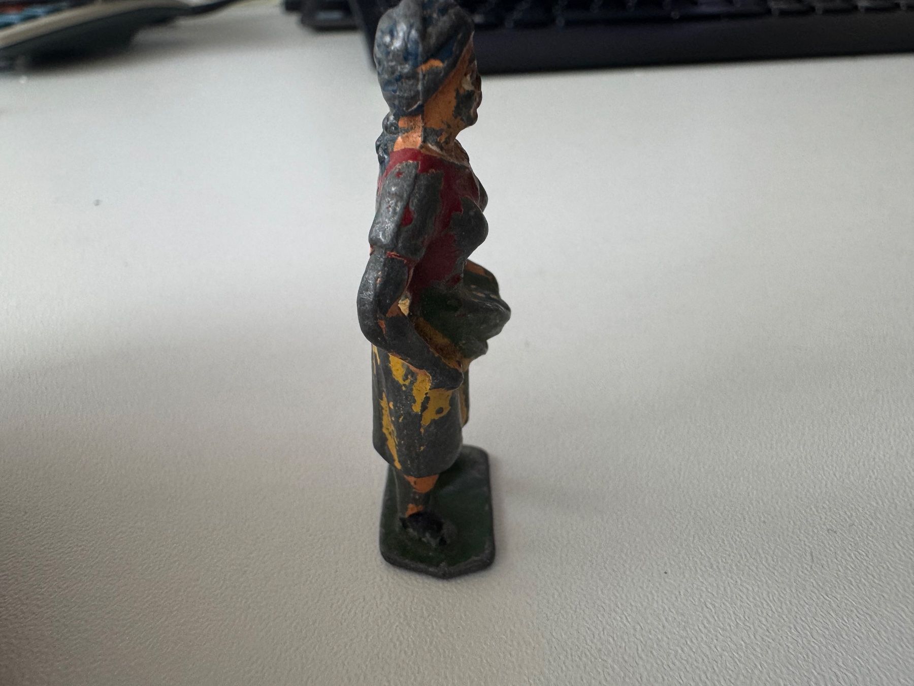 Bing Spielzeuge: Uralte Metall-Guss Figur "Bäuerin", Höhe ca. 5 cm – Gebraucht aus Winterthur von Arma3 3