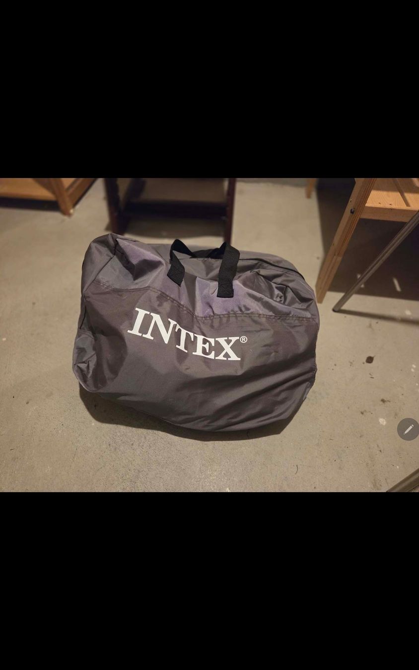 Matelas: Intex PremAir Queen 2 Luftbett – Neuf (Voir description) à Wallisellen par MerihTopcan