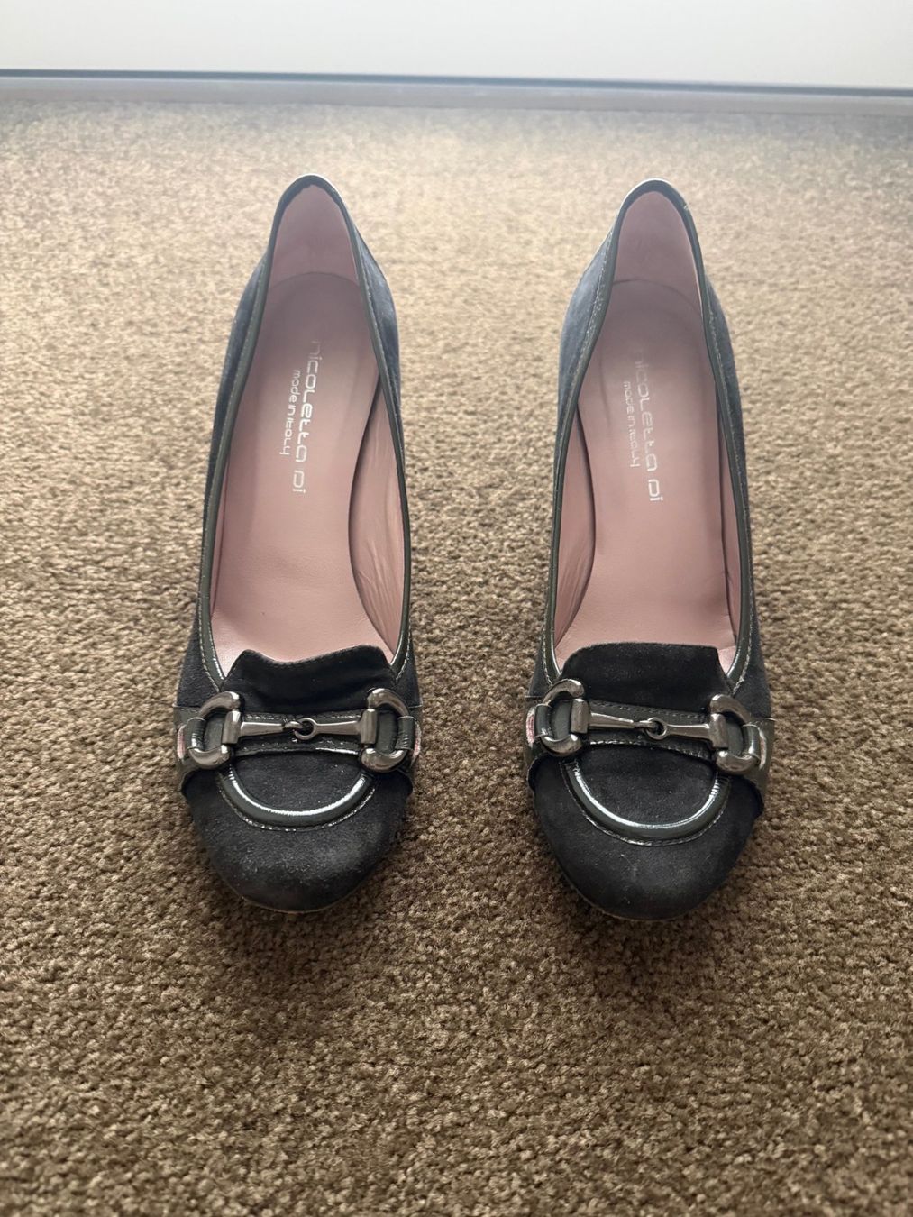 Scarpe da donna: Damenpumps aus Leder in Gr 40 – Usato da Therwil venduto da Sikike 1