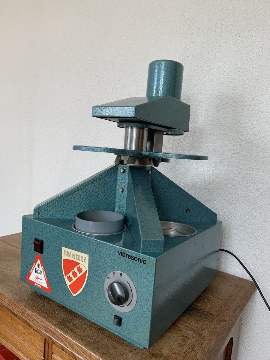 Bergeon Alle Werkzeuge: Machine Vibrasonic automatique BERGEON ELMA horloger – Gebraucht aus St-Imier von gui_6b6f 4