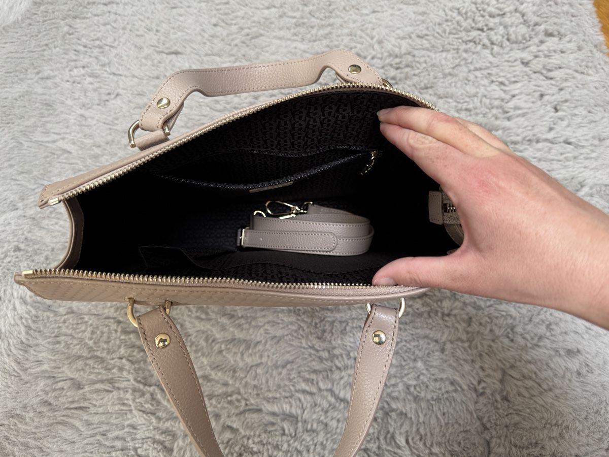 Aigner Borse da donna: Neue Agner Handtasche Beige Modell Pina – Nuovo e nell'imballaggio originale da Aesch BL venduto da comven 6