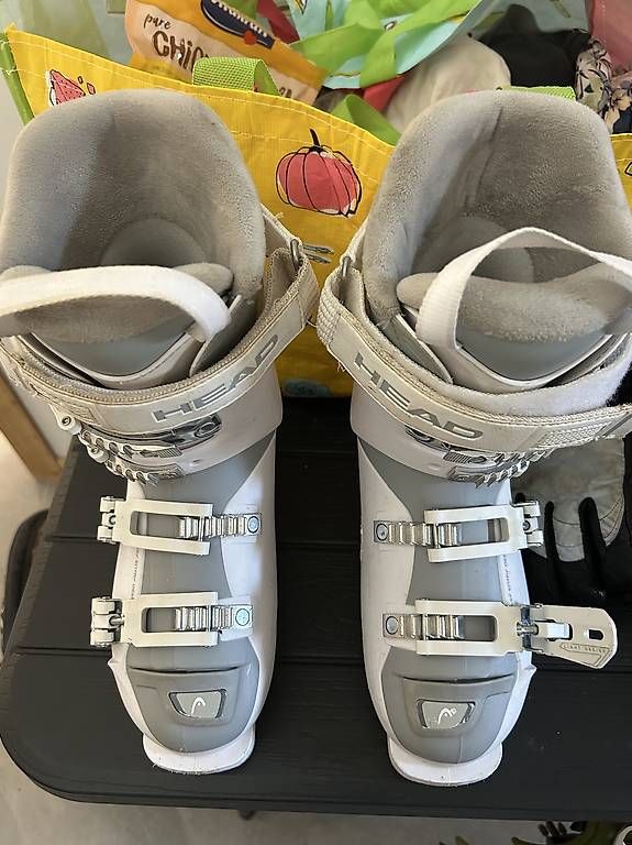 Herrenschuhe: Chaussures de ski 24,5 – Gebraucht aus Plan-les-Ouates von Kiss-bodolay 2