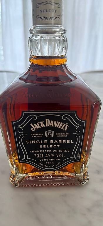 Spiritueux: Jack Daniels Single Barrel Select  ungeöffnet – D'occasion à Roggwil TG par est_r5x7 2