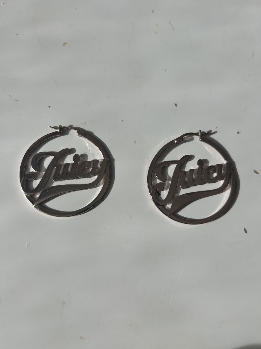 Juicy Couture Orecchini pendenti & Orecchini a lobo: Juicy Couture Earrings – Nuovo (secondo la descrizione) da Horgen venduto da mar_9yv7
