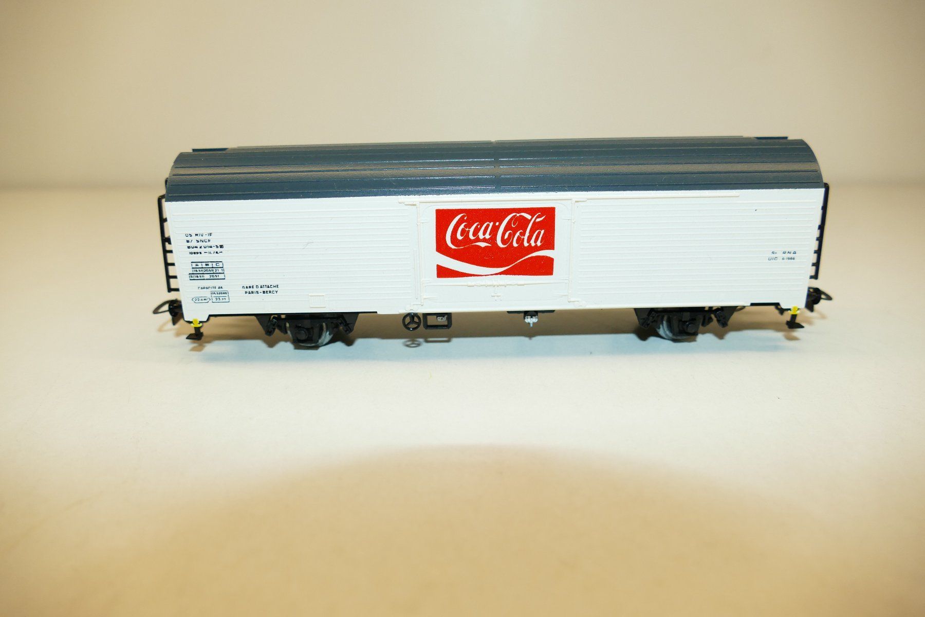 Piko Modellini di ferrovie: Piko H0: SNCF Güterwagen Coca-Cola – Nuovo (secondo la descrizione) da Niederhasli venduto da rail-duerst 1