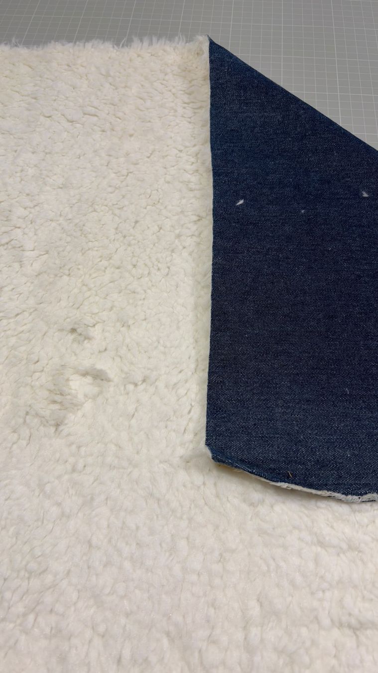 Tissus: Denim mit Fell-Imitat – Neuf (Voir description) à Kallnach par schlumpfi
