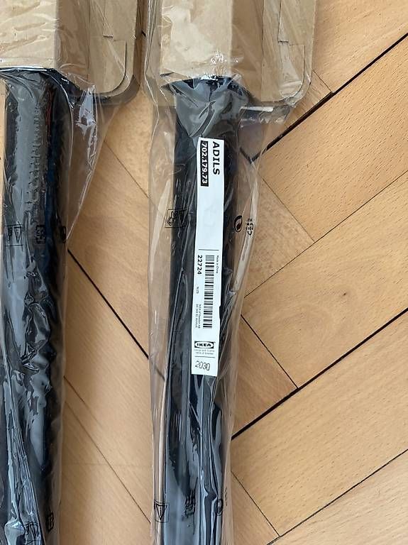 Ikea Altri mobili: 2x Tischbein Schwarz Ikea Adlis – Usato da Luzern venduto da tobiij 1