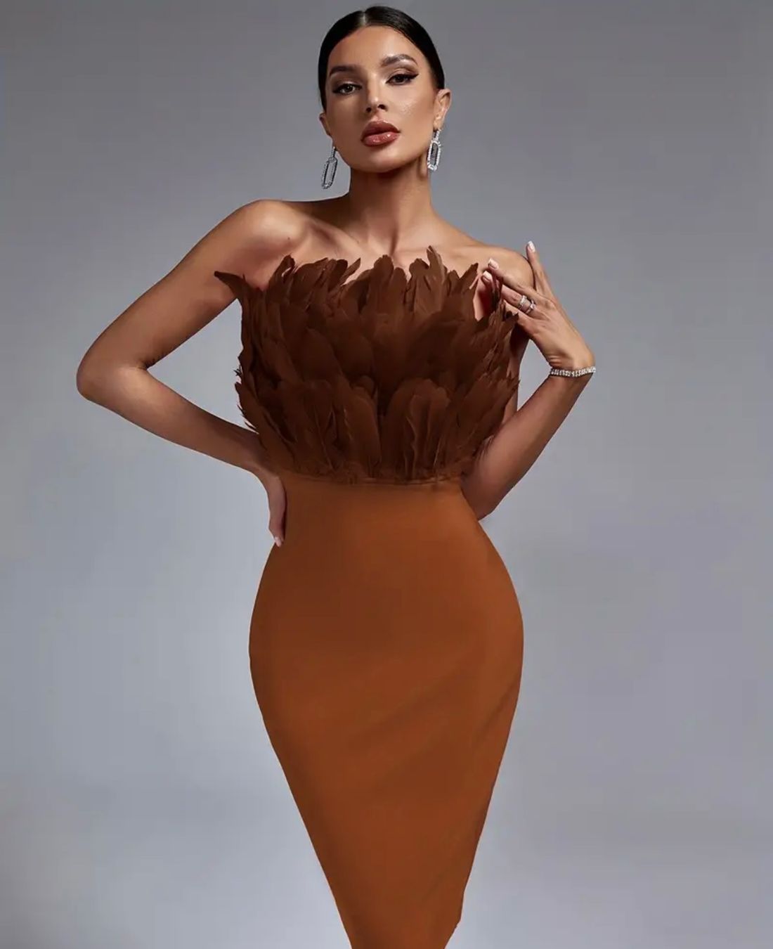 Vestiti: Jolie robe de cocktail avec plumes – Nuovo (secondo la descrizione) da Genève venduto da Annilu 1