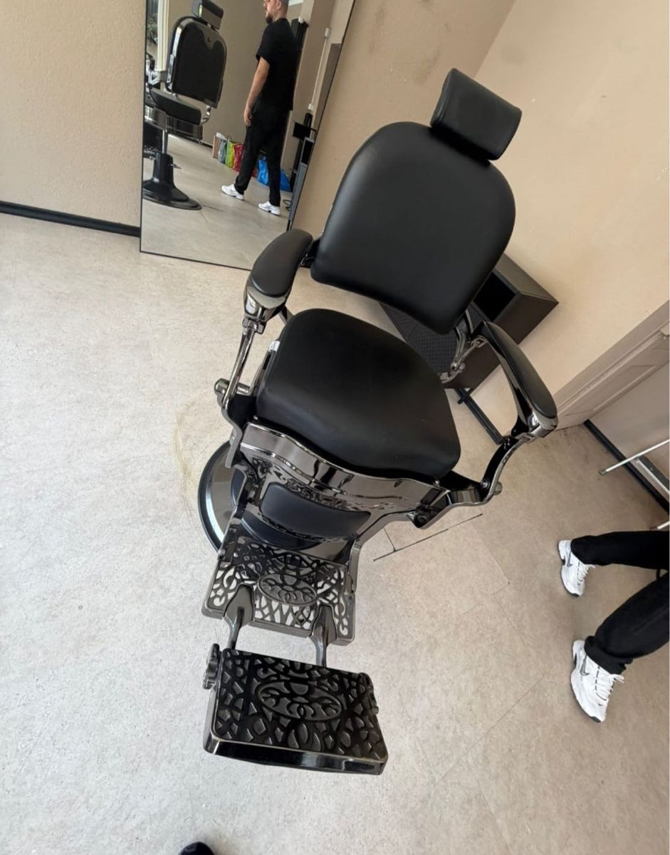 Sedie: Barberstuhl – Nuovo (secondo la descrizione) da Birsfelden venduto da Salvo09