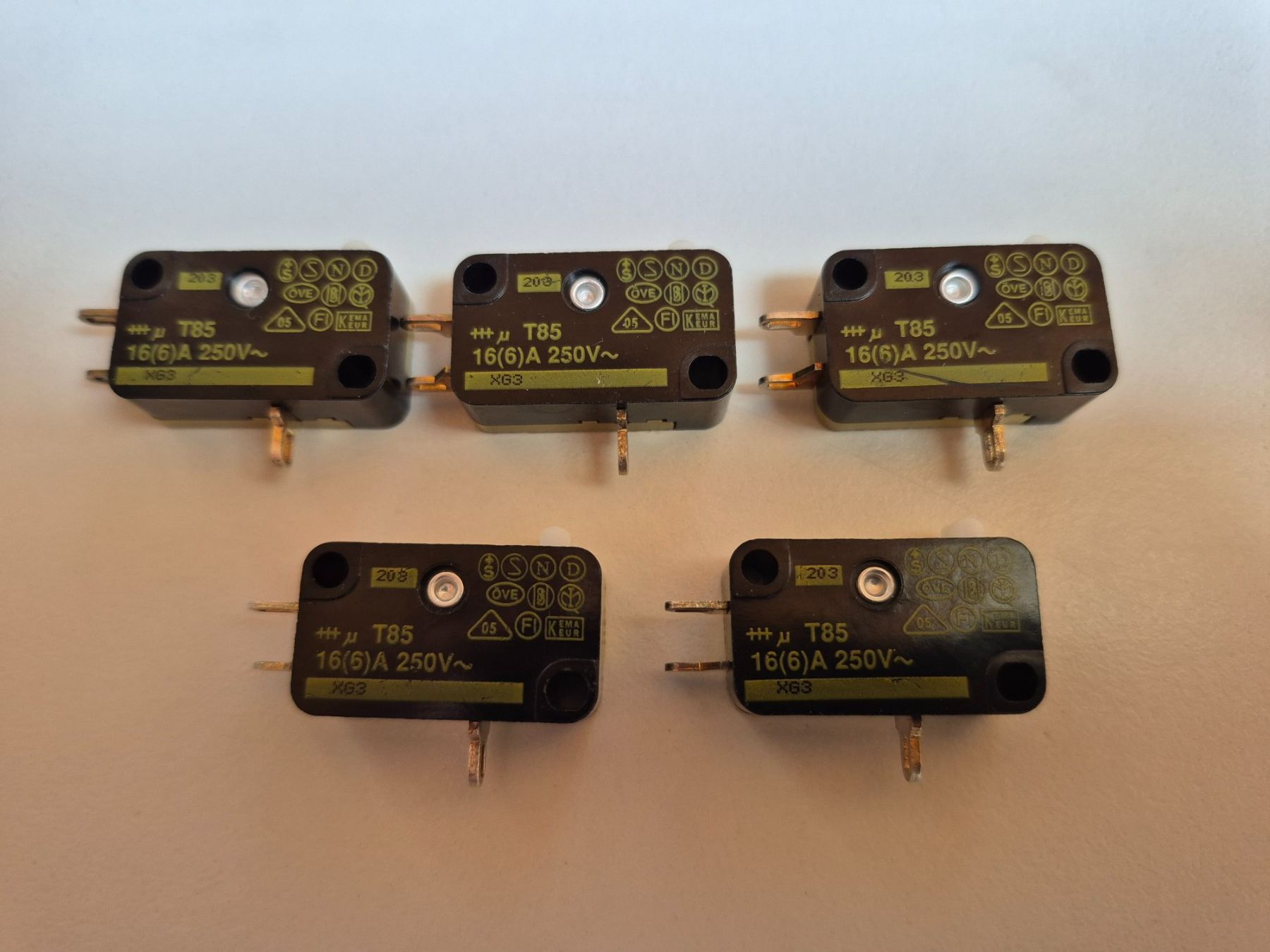 Componenti elettronici: Miltac Taster MikroTaster T85 – Usato da Sursee venduto da Ursus_LU