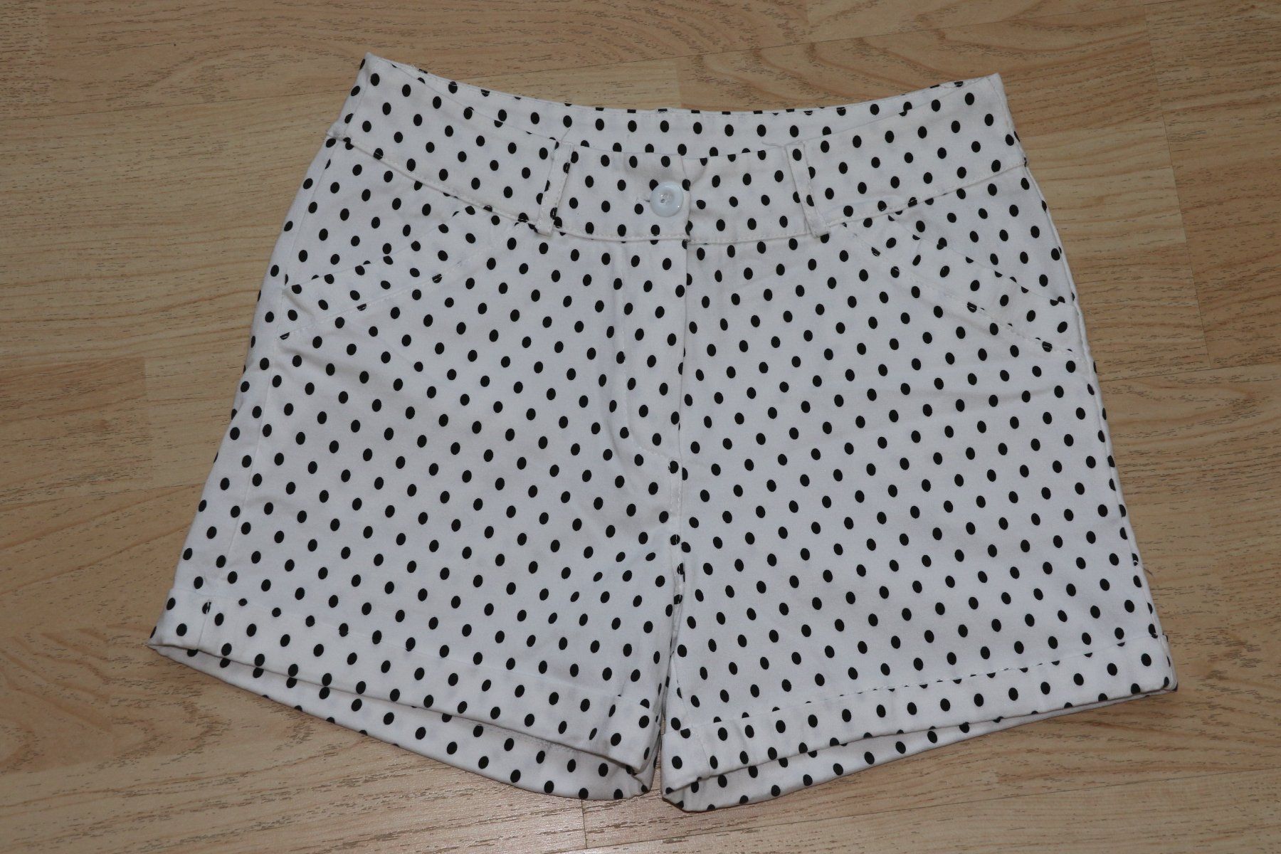Pantaloni: Neue hübsche Shorts Gr.M – Nuovo (secondo la descrizione) da Oberwil-Lieli venduto da Svetlana28 2