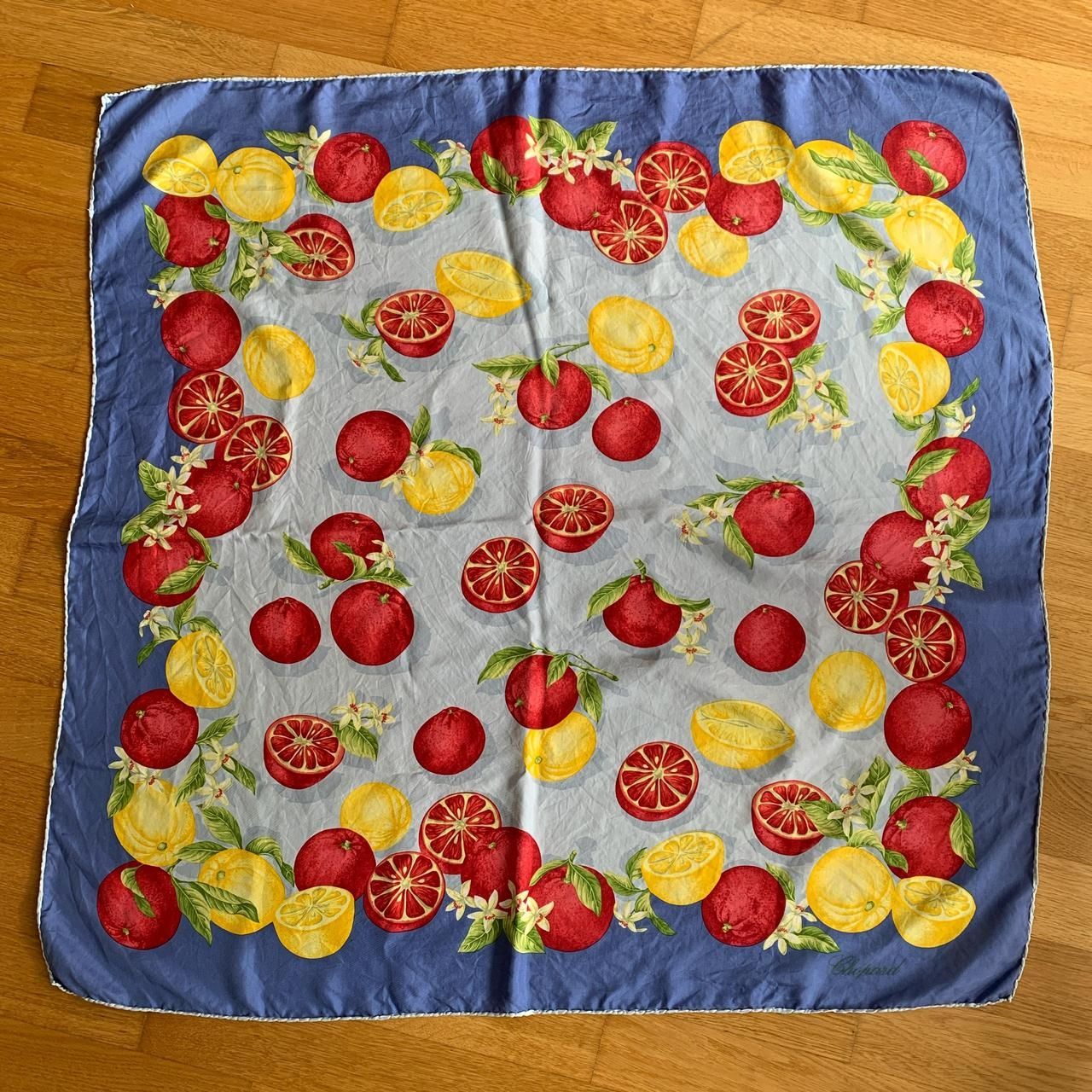 Chopard Foulard & Sciarpe: Foulard en soie de Chopard – Usato da Neuchâtel venduto da lynne_mo