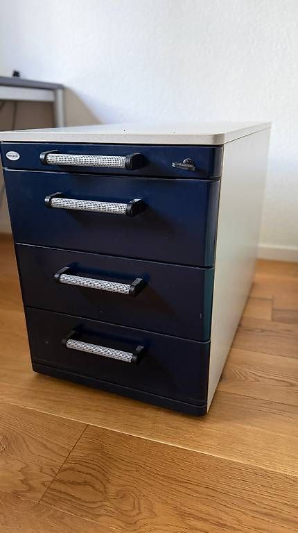 Schreibtische: Bürotisch mit passendem Rollkorpus – Gebraucht aus Rebstein von osk_zt2c 1