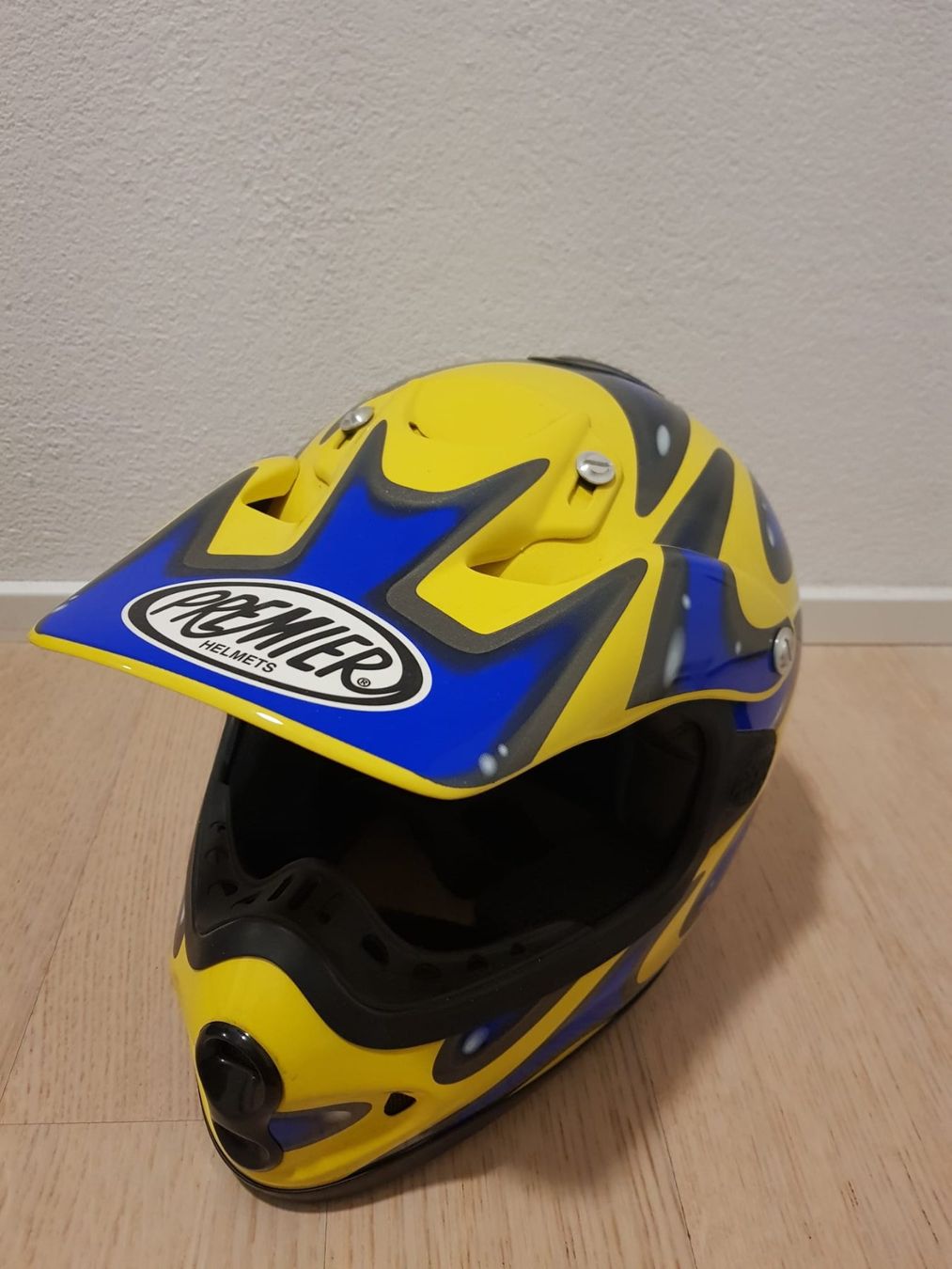 Caschi & visiere: Cross Helm XL 61 cm – Usato da Lausen venduto da Macar