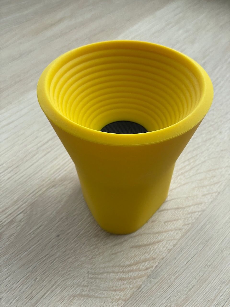 Casse acustiche: KAKKOii WOW Portabler Bluetooth Speaker Gelb – Usato da Zürich venduto da Marfe1