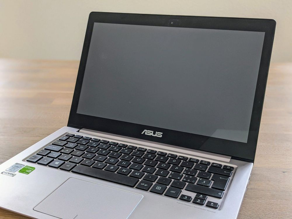 Asus Zenbook inkl. Docking Station Kaufen auf Ricardo