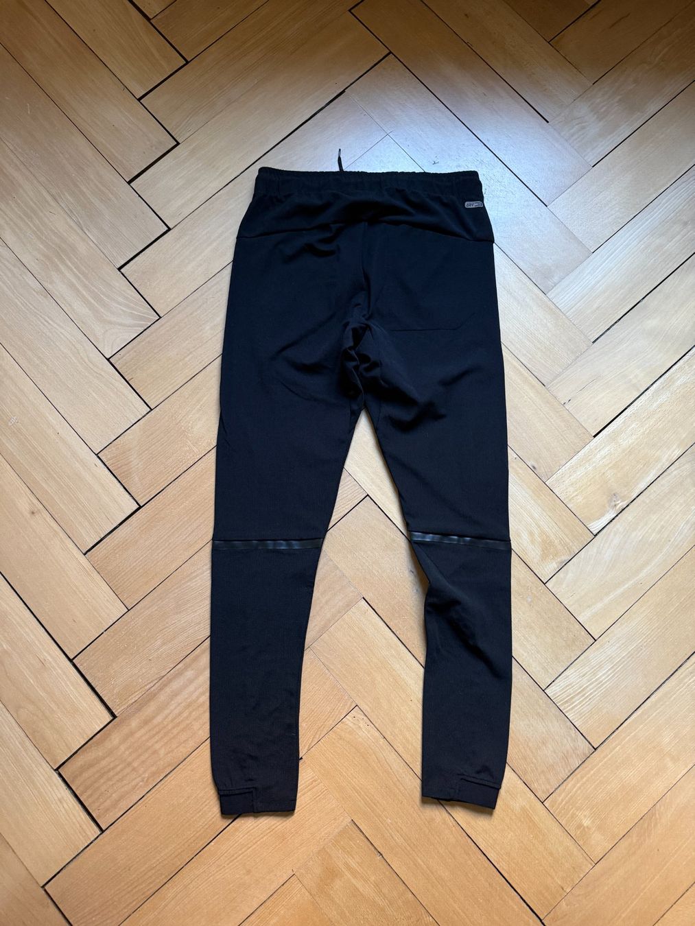 Jack & Jones Pantalons: JACK & JONES Tech Trainerhose schwarz S – D'occasion à Zürich par Diazaio 2