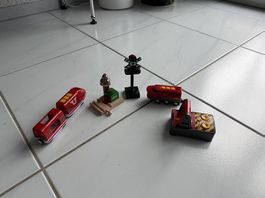 Brio Set mit Fracht Lokomotive und Reisezug inkl. Zubehör 