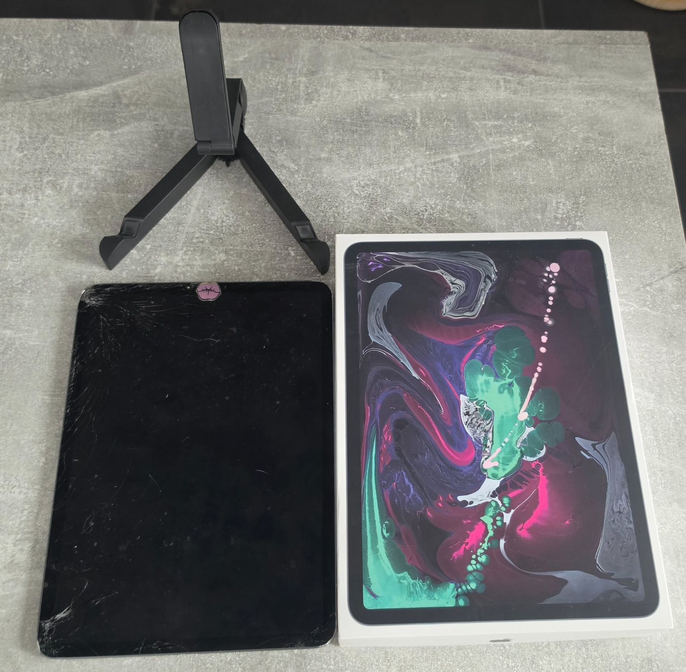 Apple Tablet PC: iPad Pro 11" 256 GB – Space Gray – Usato da Mägenwil venduto da Lea.SN 2