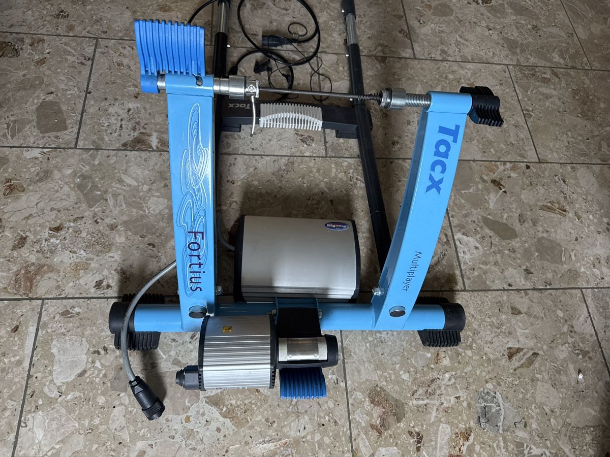 Tacx Hometrainer: Tacx Fortius Multiplayer Rollentrainer mit Gebrauchsspuren – Usato da Niederlenz venduto da Abume